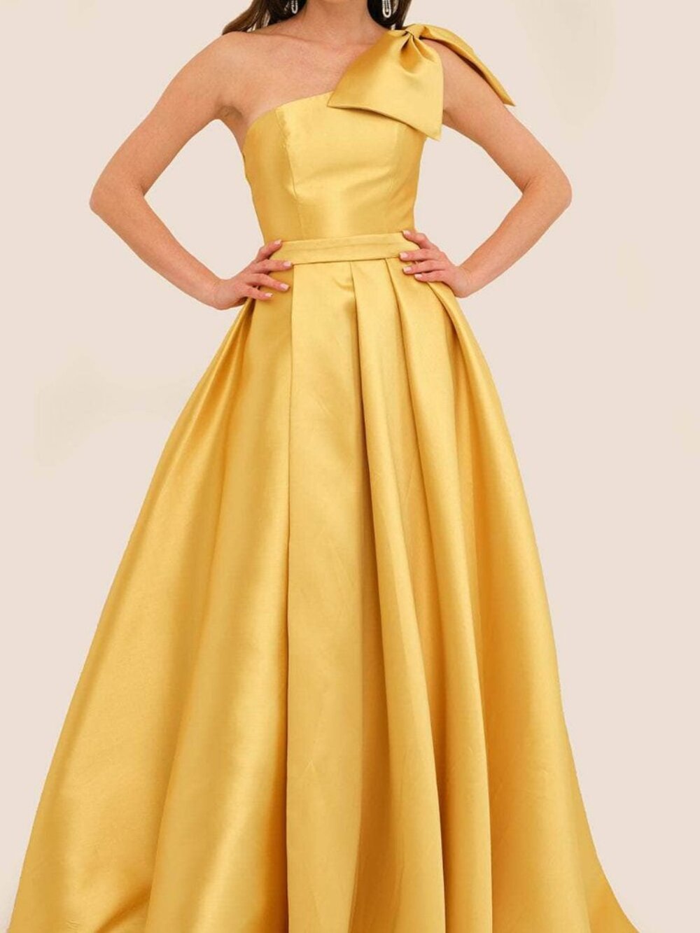 NWT Dave & Johnny 11337 Formal One Shoulder Gown Mustard Size 0